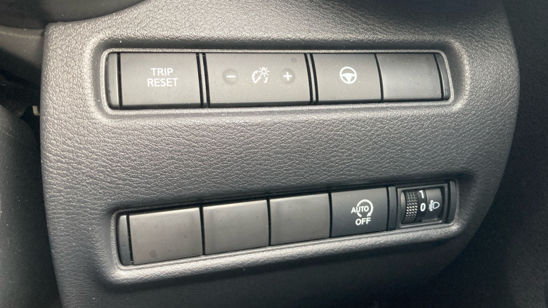 Nissan Juke 1.0 DiG-T 114 Tekna 5dr DCT Petrol Hatchback